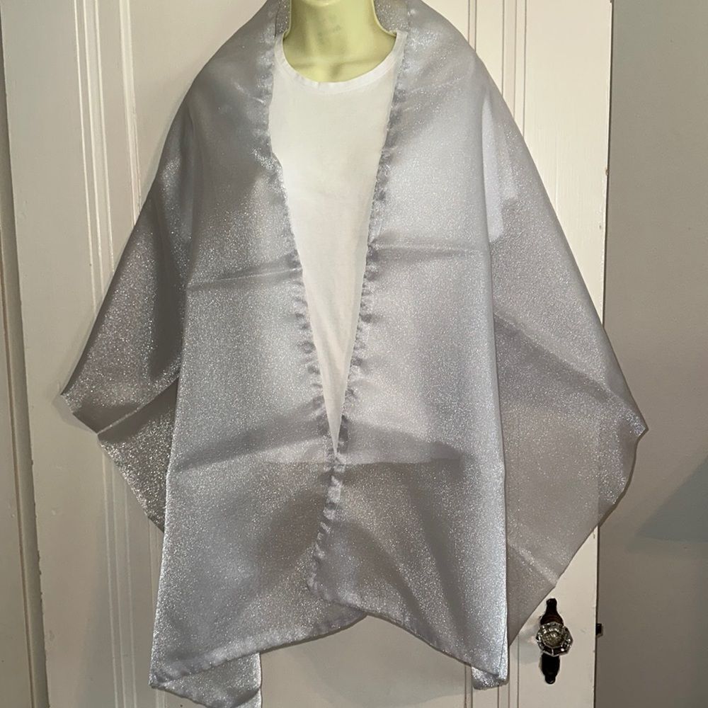 Shimmery semi‎ sheer light silver gray shawl/wrap